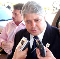 Governador de Goiás confirma verba para UEG. Campus de Campos Belos será beneficiado