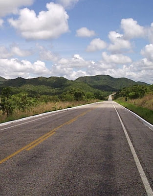 Asfalto cede e causa dois acidentes de trânsito, um com morte, na TO-050, entre Campos Belos e Arraias