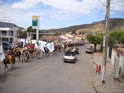 Cavalgada e dupla sertaneja abrem 18ª Exposição Agropecuária de Campos Belos