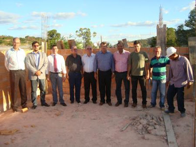 Prefeitos visitam obras do IML em Campos Belos