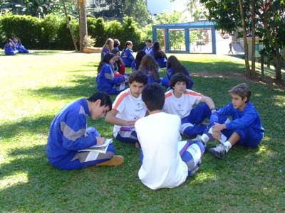 Está na hora da escola integral. Governo federal dá dinheiro diretamente à escola