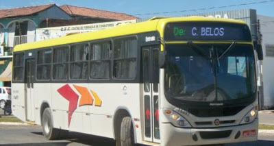 Uso de sucatão por empresa de ônibus gera protesto em Campos Belos