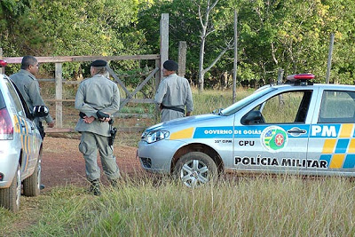 Homem assalta em Campos Belos e leva carro