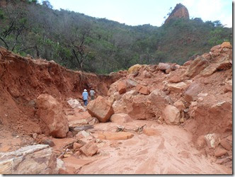 Mais um acidente ambiental na Serra Geral. Desta vez, em São Domingos de Goiás, no parque estadual Terra Ronca