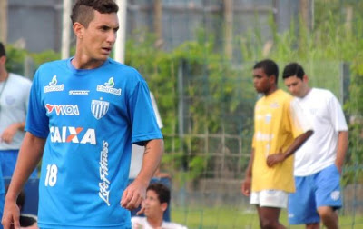 Higor já veste a camisa do Avaí