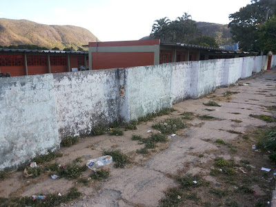 Escola Polivalente em Campos Belos: uma visita triste e uma obra mal feita e inacabada