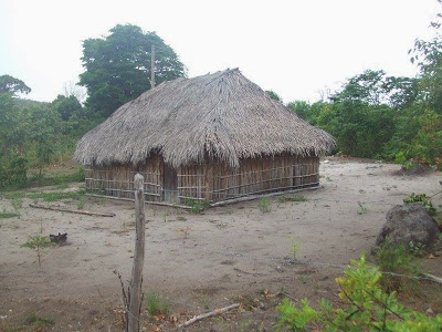 Casas do nosso povo: uma realidade do Brasil Central, nas barbas da capital federal