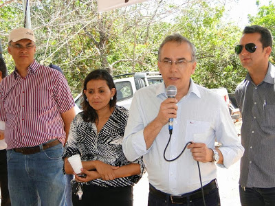 Prefeito de Posse (GO) inaugura ponte sobre o Riacho das Éguas