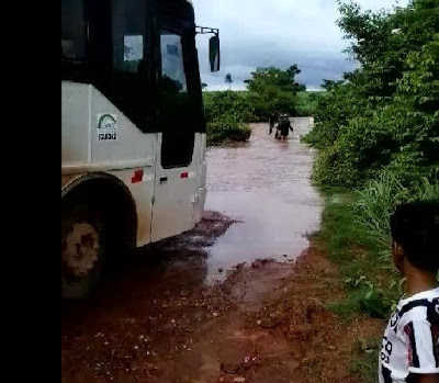 Prezado vice-governador José Eliton, pegue carona conosco numa viagem de ônibus entre Divinópolis e Campos Belos