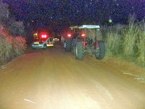 Homens encapuzados fazem reféns em fazenda de São Domingos e leva um trator, dois carros e eletrodomésticos