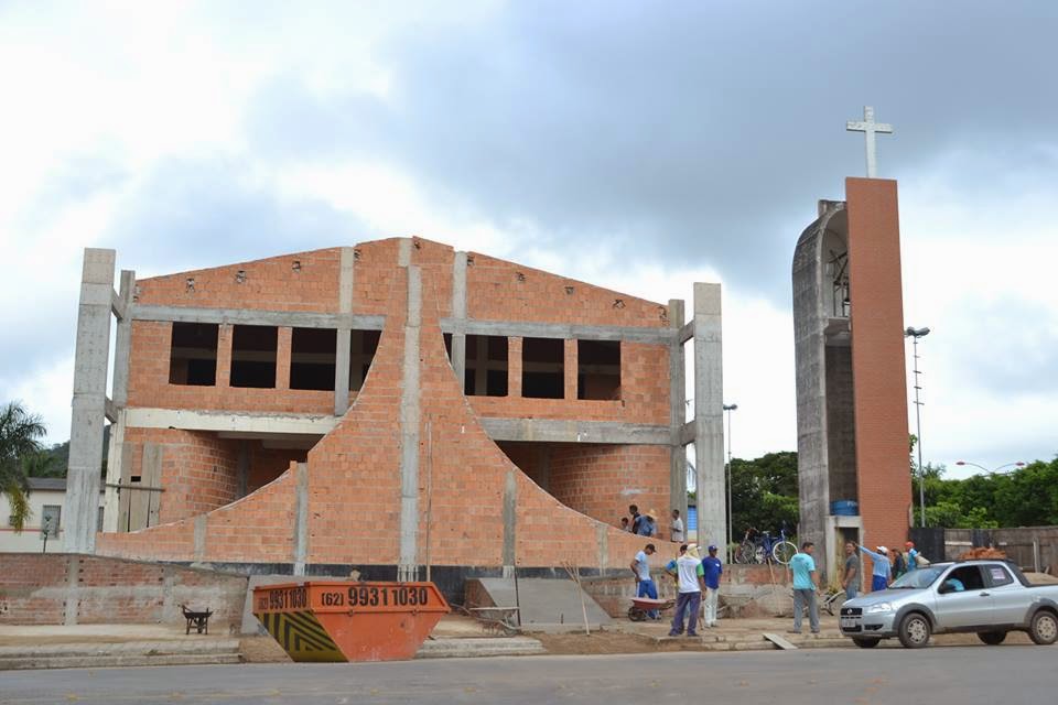 Igreja católica de Campos Belos começa a ganhar novos contornos