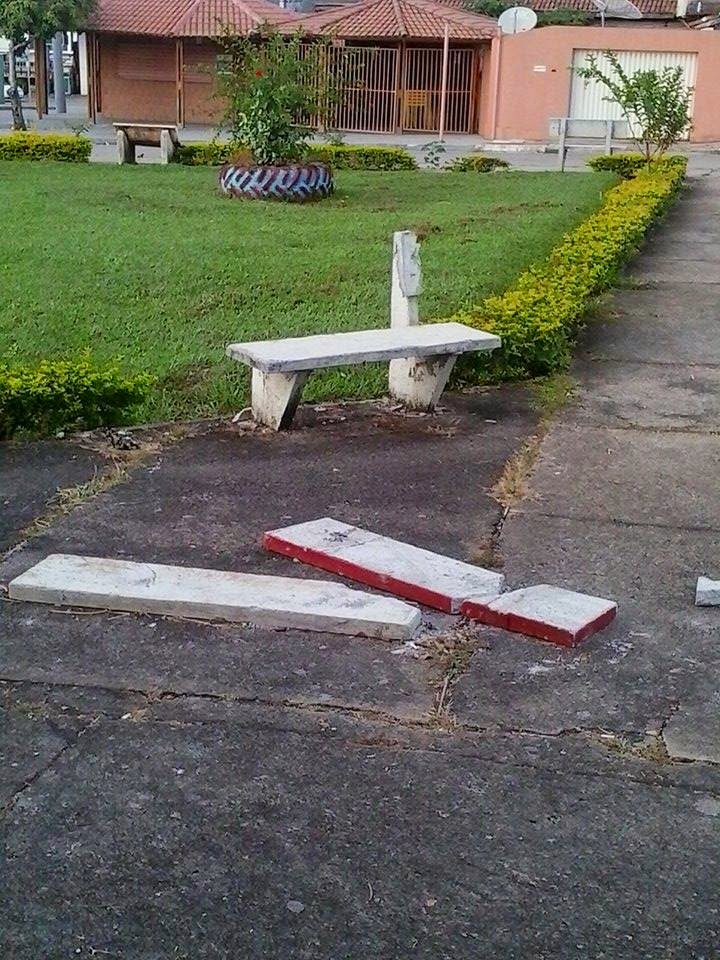 Praça da Bíblia, em Campos Belos: cinco anos de abandono