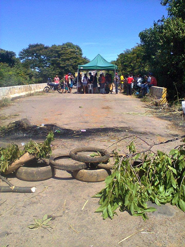 Protesto contra buraqueira bloqueia rodovia TO-110, neste domingo