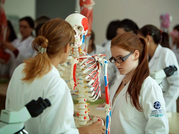 Barreiras (BA) e Jataí (GO) terão curso de medicina