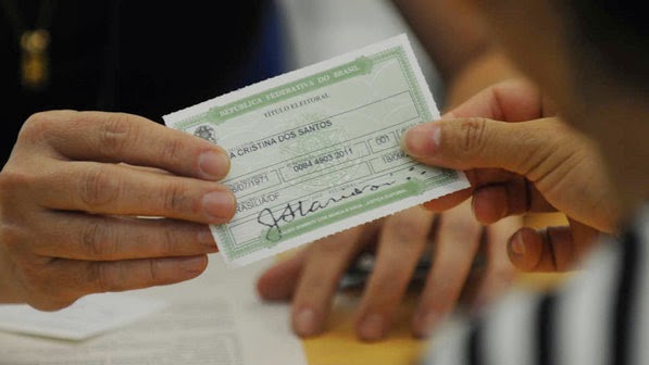 Cancelado ônibus que levaria eleitores para trocar domicílio eleitoral em Alto Paraíso de Goiás. Muita gente pode estar cometendo crime e não sabe