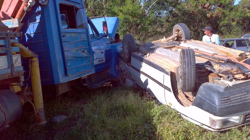 Caminhão desgovernado assusta moradores de Posse (GO)