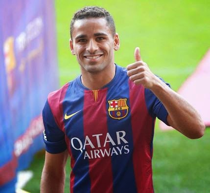 De Monte Alegre de Goiás a Barcelona: Douglas se apresenta e ganha um carrão