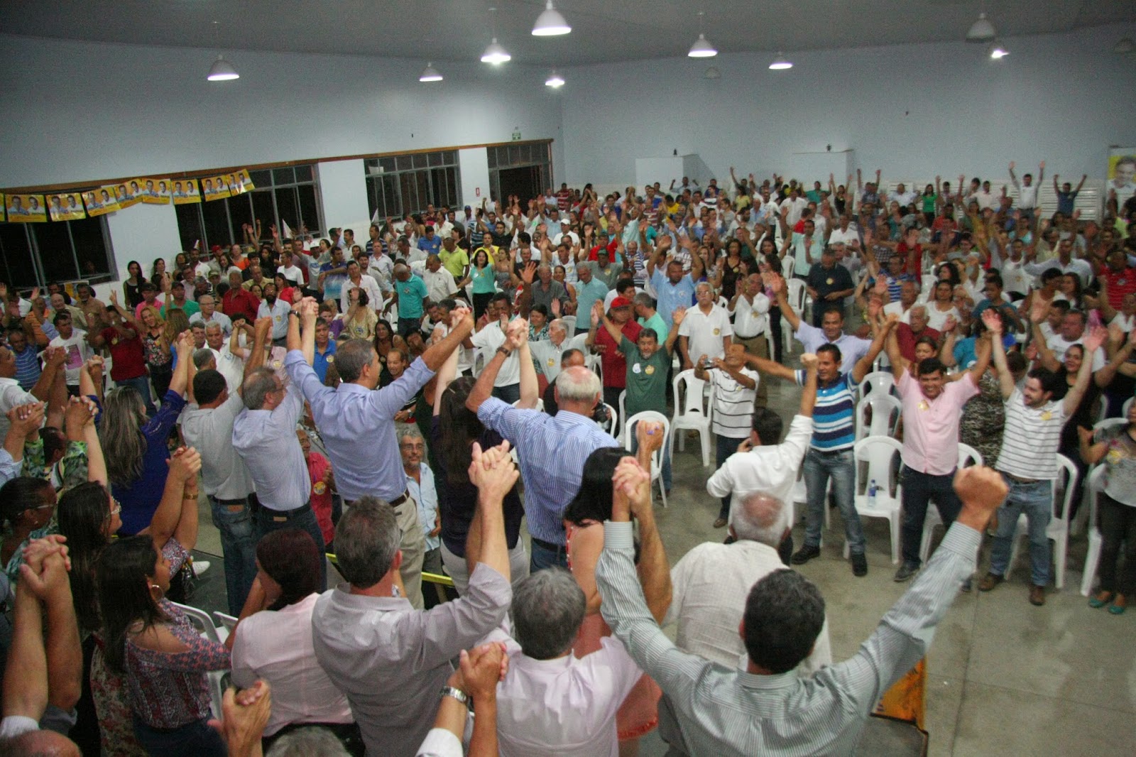 Posse (GO): José Eliton participa de grande encontro com lideranças do Nordeste goiano