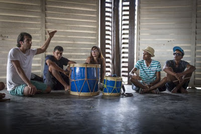 Encontro de Culturas em Alto Paraíso (GO): discussão sobre tradição das bandas de pífano acaba em cortejo na rua