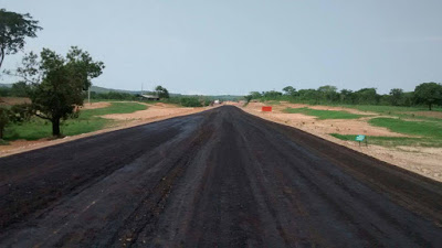 Asfaltamento em Divinópolis de Goiás: empreiteiro reclama que empresa LoCTec não paga terceirizados há quase 3 meses