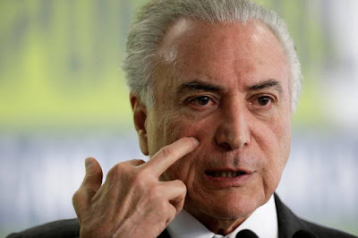 Brasil político: barganha, corrupção e perda de direitos são marcas do atual governo. Será que valeu a mudança?