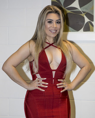 Naiara Azevedo faz show em Iaciara (GO), no dia 22 de dezembro