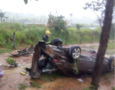 Chuva: Em Formosa (GO) carro capota diversas vezes e deixa três feridos. Menino de 5 anos está entre as vítimas