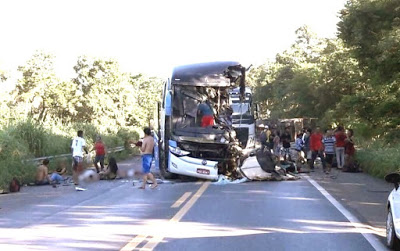 Sete mortos: ônibus e carreta se envolvem em acidente grave  na BR-020, a rodovia da morte