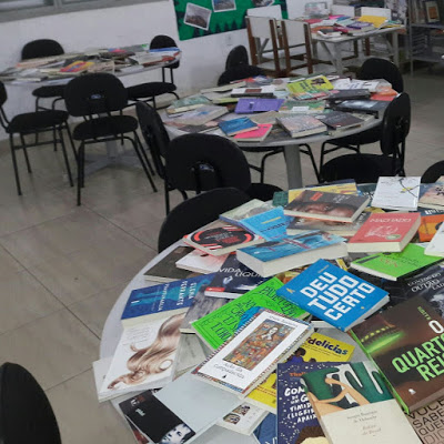 Boa notícia: Escola Pública de Campos Belos recebe acervo riquíssimo para sua biblioteca