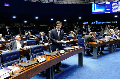 Senadores querem encaminhamento para pedido de impeachment de Gilmar Mendes