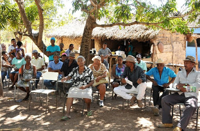 Na TV, Vicentinho alegra Dona Maria Santos: “Faltam só 17 quilômetros para a luz acender na Comunidade Calunga”, em Arraias (TO)