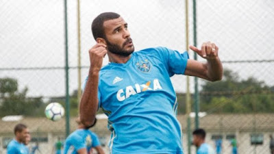 De Flores de Goiás: Zagueiro do Inter que defendeu o Sport em 2018 é especulado no Bahia