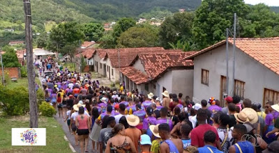 TV Globo dá destaque ao carnaval de Arraias. “Mulher molha homem e homem molha mulher. Essa é a regra”, diz folião