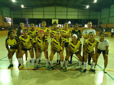 Façanha: nos Jogos Estudantis de Goiás, meninas de Campos Belos (GO) desbancam os grandes do estado e se tornam campeãs em futsal