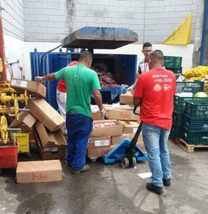 Assaí joga um lote inteiro de carne no lixo