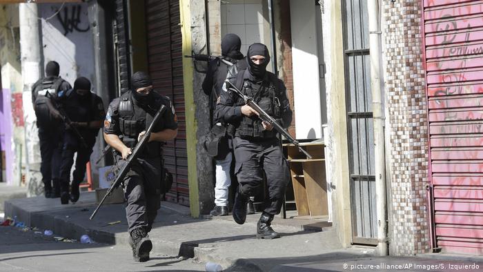 Quase 85% das operações policiais no Rio de Janeiro são pouco eficientes, ineficientes ou desastrosas