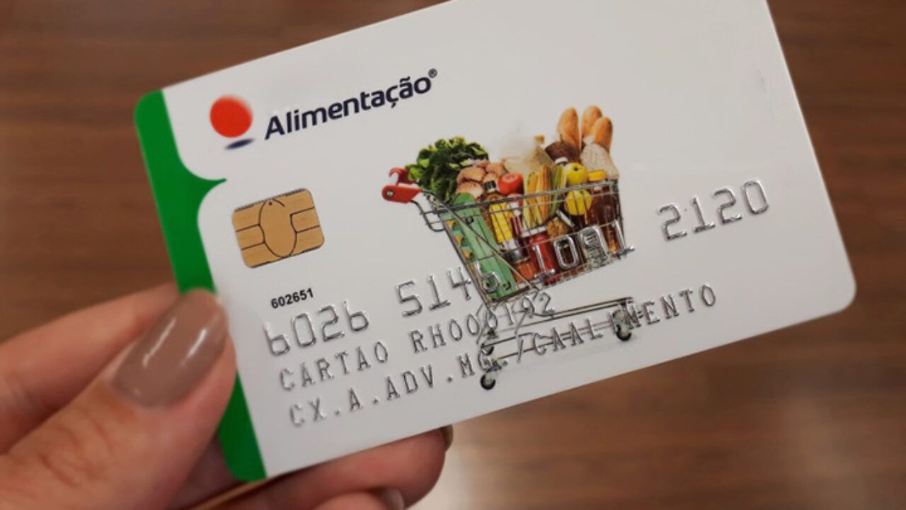 Goiás lança Cartão Alimentação de R$ 30 para cada um dos 530 mil estudantes da rede estadual