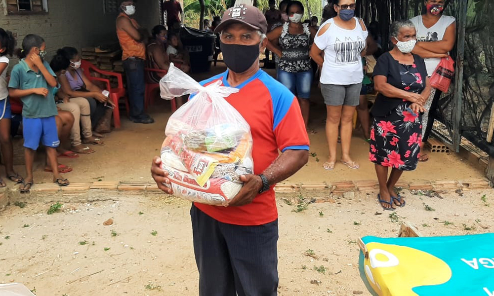 Governo do Tocantins entrega cestas básicas a 2 mil mil famílias quilombolas e assentadas do Jalapão