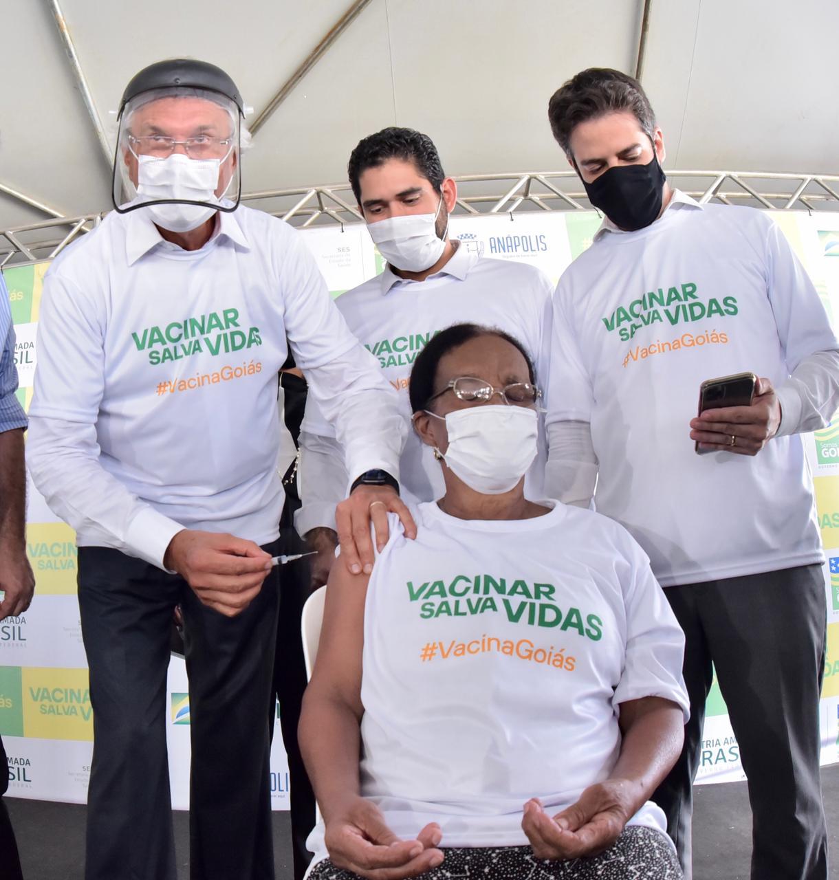 Goiás atinge 1 milhão de vacinados e recebe mais 32 mil doses neste sábado