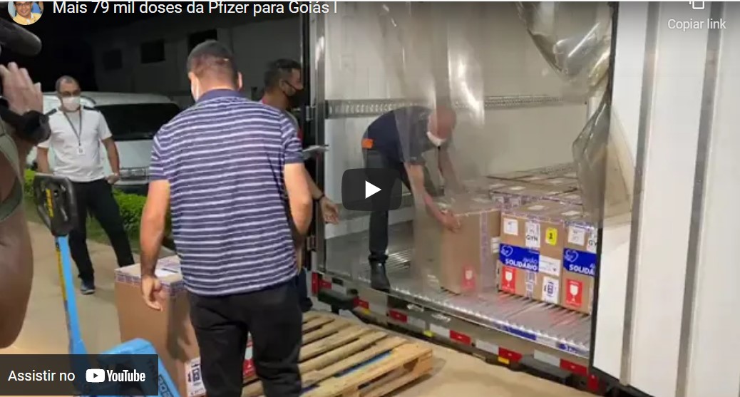 Goiás recebe mais 79.560 vacinas da Pfizer contra Covid-19. Para Campos Belos e Posse (GO) doses seguem de avião