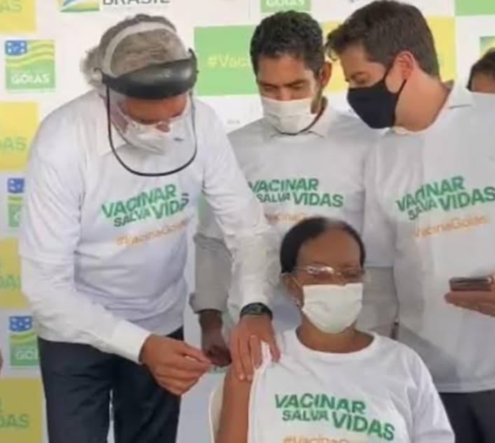 Caiado celebra autorização da Anvisa a Goiás para importação de 142 mil vacinas Sputnik V, produzidas pela Rússia