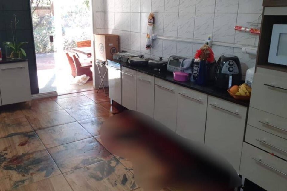 Mulher e amante são presos suspeitos de matar marido, em Goiânia