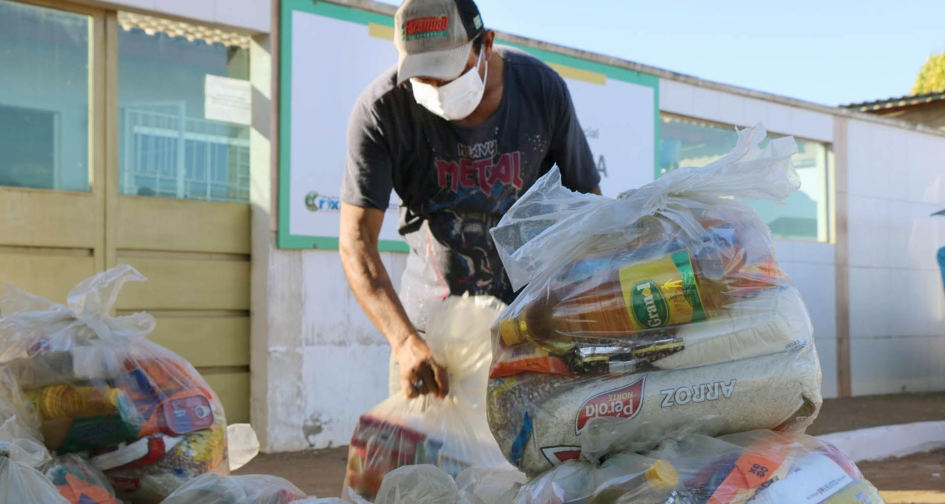 Tocantins entrega 48 toneladas de alimentos em 25 cidades tocantinenses