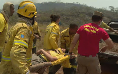 Brigadista fica ferida ao escorregar e cair em pedras durante combate ao incêndio na Chapada dos Veadeiros