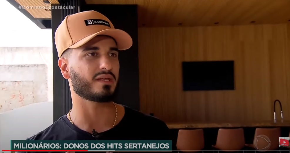 Júnior Angelim: cantor e compositor de Campos Belos (GO) é atração do Domingo Espetacular, da TV Record