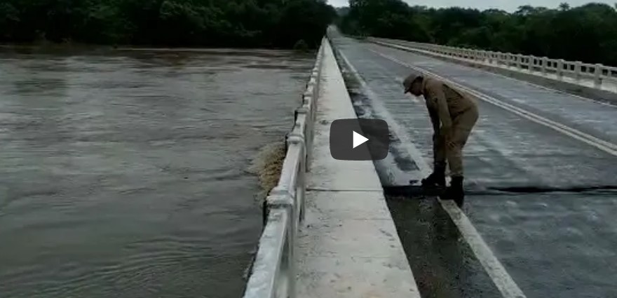 Águas do Rio Paranã tocam a viga da ponte; bombeiros fizeram vistoria; veja vídeo