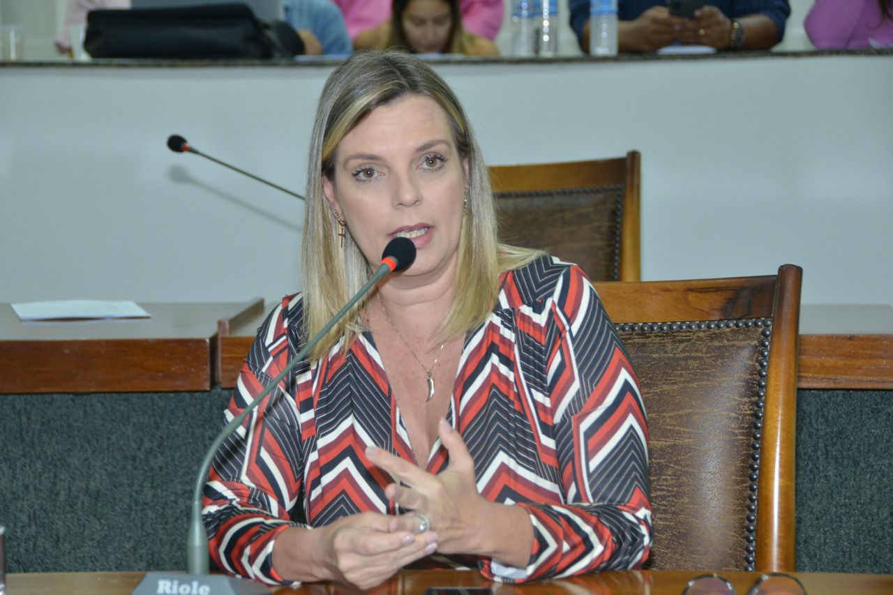 LDO 2022: Claudia Lélis comemora inclusão de emenda aditiva de sua autoria para turismo; LOA prevê 20 milhões para o setor