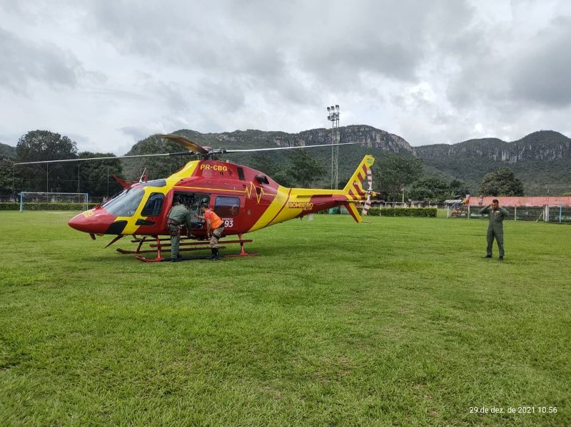 Grávida e familiares ilhados são resgatados de helicóptero de comunidade Kalunga