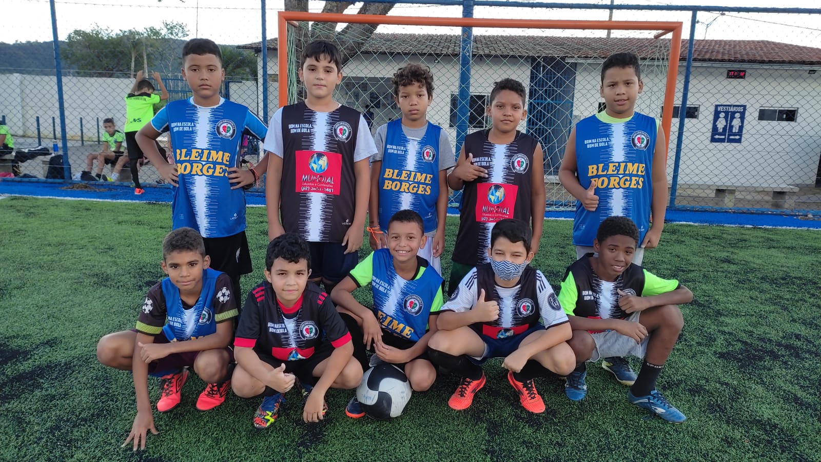 Escolinha de futebol em Campos Belos (GO) traz esperança e forma jovens cidadãos