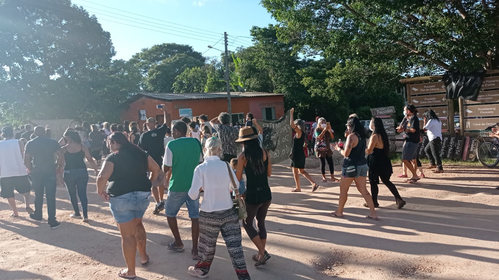 Comunidade de São Jorge (GO) volta a protestar contra a morte de 4 pessoas em ação da PM